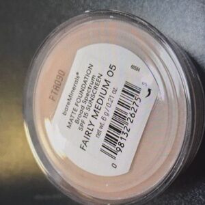Bare minerals Fairly Medium 05 loose powder foundation Matte